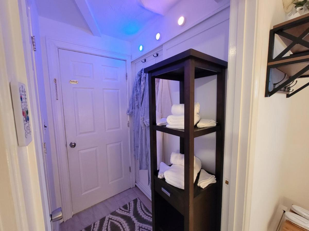 Comfy And Chic Boston Apartment! Free Parking Kültér fotó